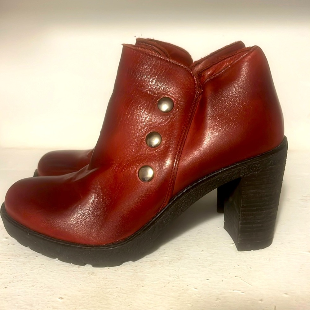Burgundy Italian booties